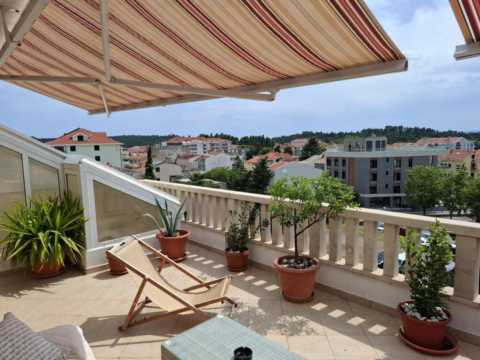 Апартаменти Happy Basset Terrace Макарська Екстер'єр фото